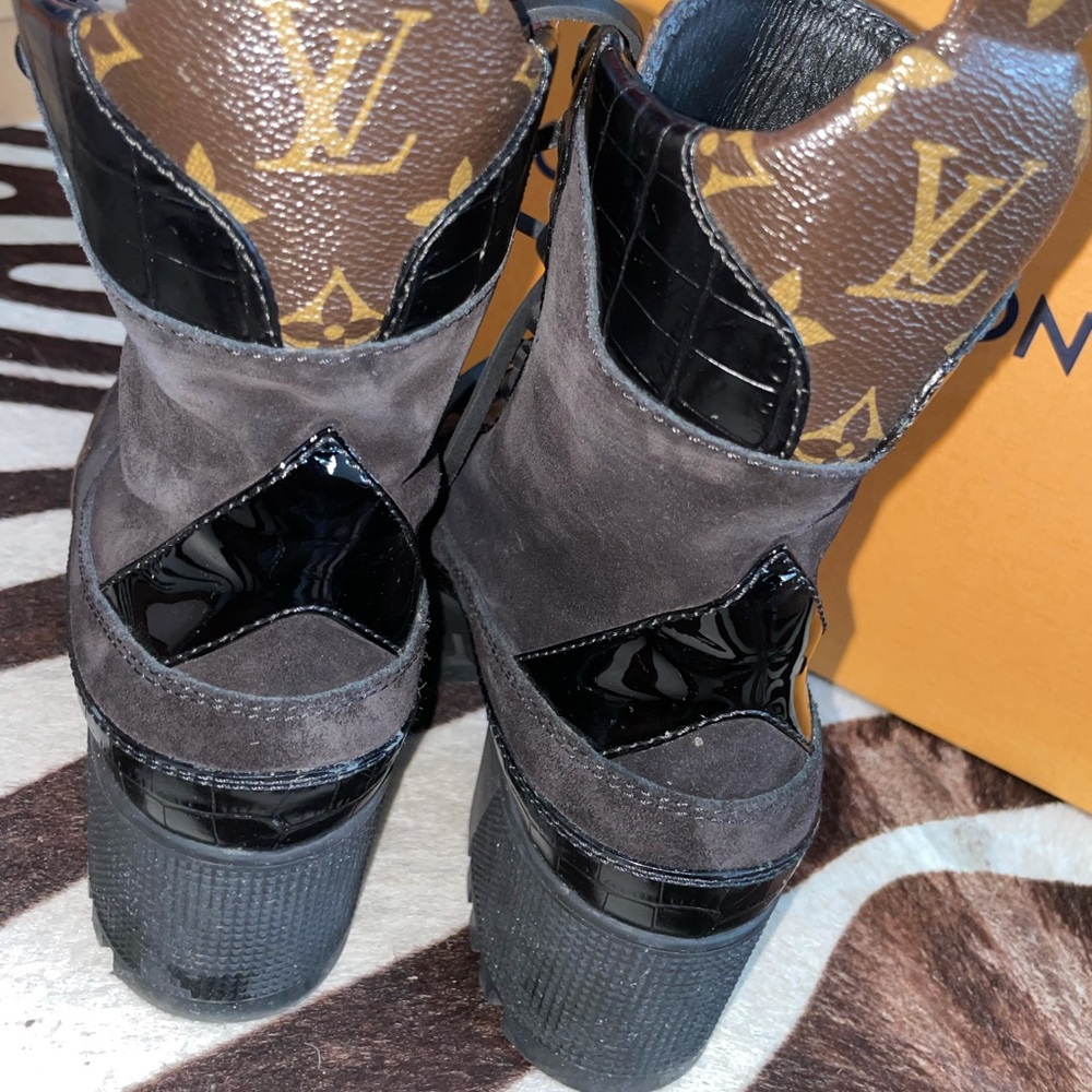 Laureate Platform Desert Boots - Picture 4 of 5